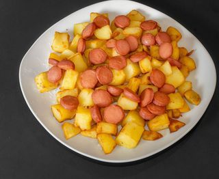 Salchipapa (ración)