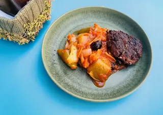 Praz cu măsline şi Beyond Meat - vegan