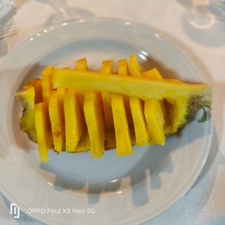 708 Ananas fresco