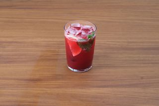 Лимонада червени плодове