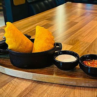 > EMPANADAS COLOMBIANAS (2 Uds)