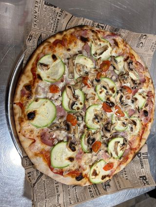 13 Pizza Caprichosa (33 Cm.)