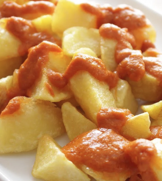 Racíon Patatas Bravas Medianas