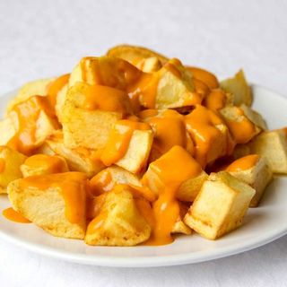 Patatas bravas (ración)