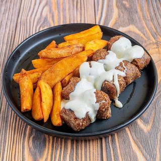 Vege ćufte u sosu od 4 sira i hrskavi aromatizovani krompirići