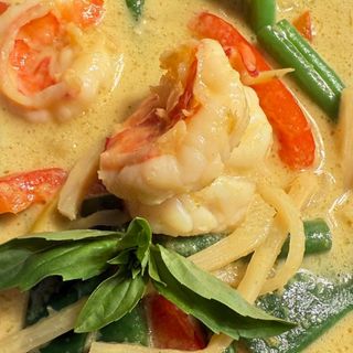 Geang Kiew Wann Con Langostinos