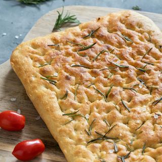 Focaccia croccante al rosmarino