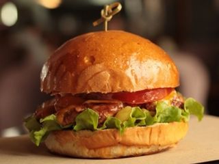 Бургер Chicken BBQ (355g)