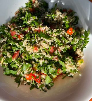 Салата с киноа