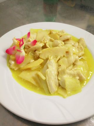 72 Pollo al curry 咖喱鸡片