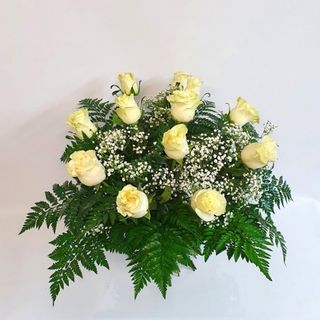 Ramo 12 Rosas Blancas