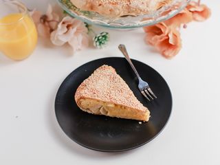 Placinta dobrogeana cu susan (brânză sarata) -la felie