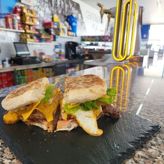 Prego em Pão de Caco