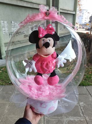 Plišana igračka u balonu