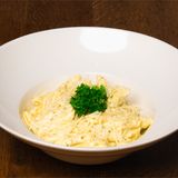 Gluten free pasta sa pestom od bosiljka i pistaćima