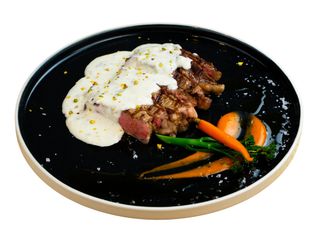 Entrecote in salsa di gorgonzola e granella di “Bronte”