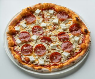 Pizza Salami Quattro Formaggi