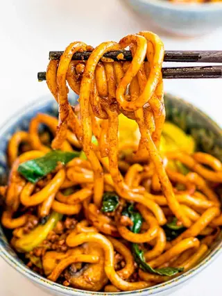 80.- Yakiudon Pollo Y Verduras
