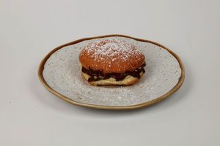 Bola de Berlim com Nutella