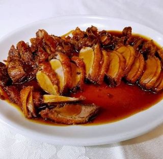 E23. Pato Con Salsa De Ostras