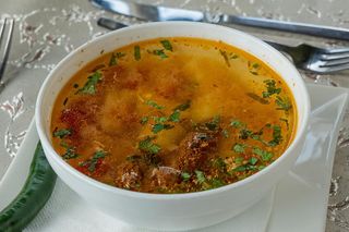 Ciorba taraneasca cu carne de vita