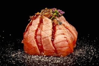 051 Chirashi sake flambé