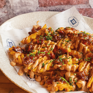 Patatas bacon jam fries