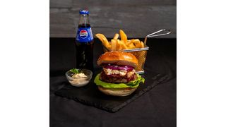 Meniu Blue Burger (Burger + Cartofi) + Pepsi (250ml)