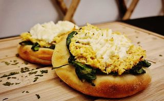 Frango com Espinafres e Queijo Cremoso