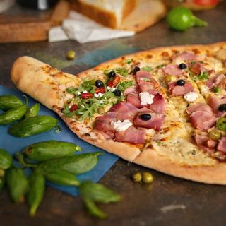 Premium pizza iz tri dela