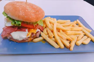 Menú Hamburguesa Completa (Para 2 Personas)