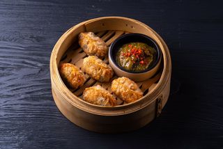 Жареные дамплинги с цыпленком 