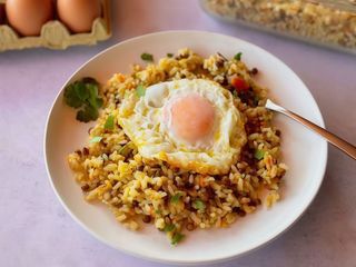 Arroz Frito Con Huevo A La Plancha