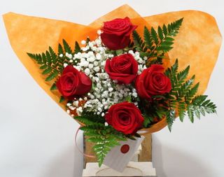 RAMO 5 ROSAS 3000124