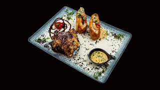 Involtini din piept de pui papricas cu cartofi copți