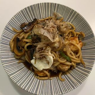 170C.Udon Frito Con Gambas Y Salsa De Soja Dulce