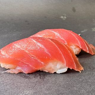 141.NIGIRI ATÚN(2u)