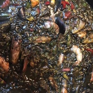 Paella negro con Marisco 