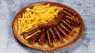 Dimljene kobasice sa pomfritom