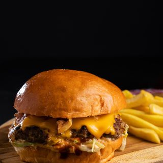 Burguer La Guarrona (con patatas fritas)