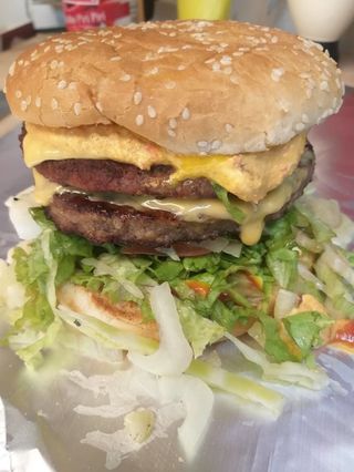 Menu Double Cheeseburger