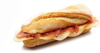 Sendvič pršut i sir