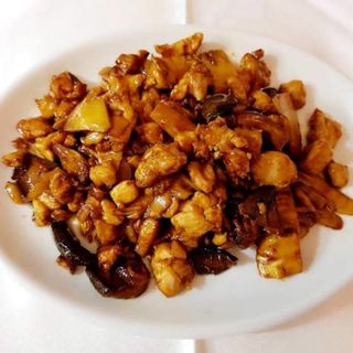 Pollo Con Setas Chinas Y Bambú