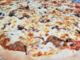 Pizza Pulled Pork Con Cebolla Caramelizada Y Queso De Cabra (30 Cm.)