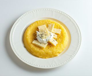 Mamaliga cu branza si smantana