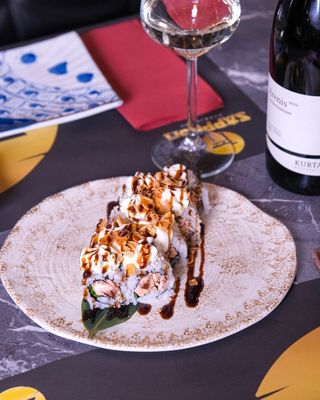 Uramaki Philadelphia sake cotto rolls