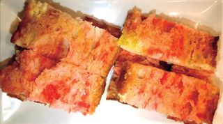 Pan De Coca Con Tomate