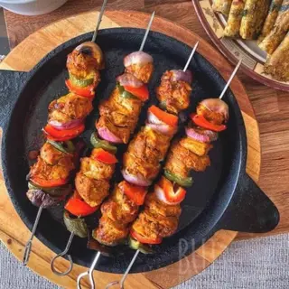 BROCHETA DE POLLO TIKKA 