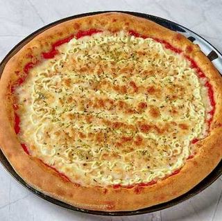 PIZZA MEDIA 4 QUEIJOS