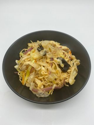 75. Yakisoba De Pollo